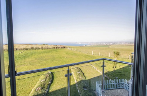 Bolberry Cottage | 4 OCEAN REACH, pet friendly, with a garden in Bolberry