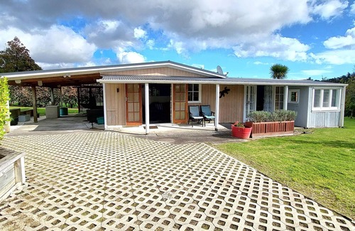 Coromandel Cottage | 4 Palms Cottage Coromandel Town