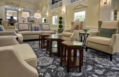 Staunton Hotel | 4 Peaceful Accommodation w/Indoor Pool | Right in the Heart of the City