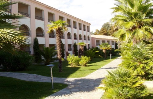 Linguizzetta Apartment | 4 pers apartment in residence with 2 swimming pools 200 meters from the sea
