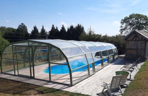 Le Clerjus Cabin | 4-person Apache hut in an estate with indoor swimming pool