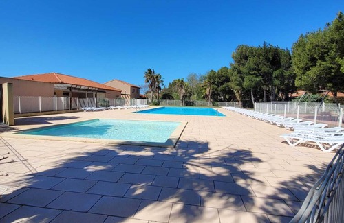 Martigues Apartment | 4-person apartment in Carro, 2 steps from the sea, in a tourist residence