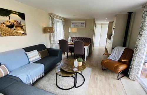 Ouwerkerk House | 4-person chalet on campsite in Ouwerkerk