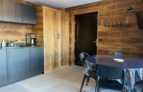 Bellentre Apartment | 4 person flat at the foot of the slopes and 6 minutes walk from the town centre