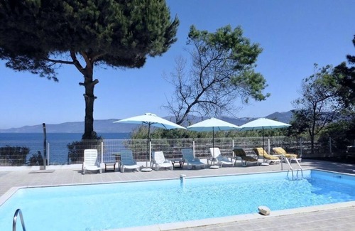 Calcatoggio Apartment | 4-person first-floor apartment with sea view.