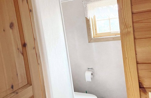 Solund House | 4 person holiday home in HARDBAKKE