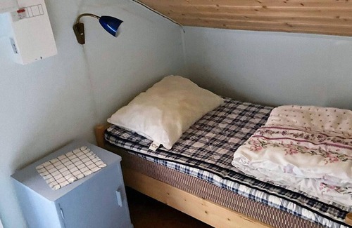 Solund House | 4 person holiday home in HARDBAKKE