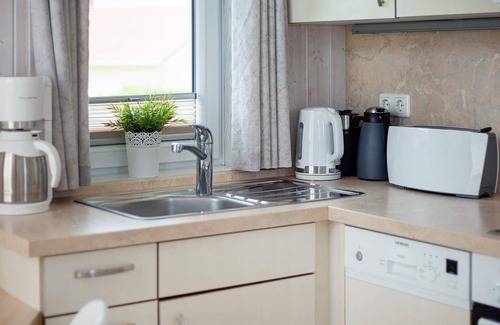 Lensterstrand House | 4 person holiday home in GROEMITZ