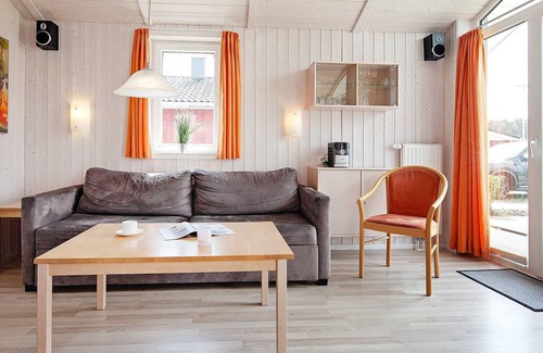 Lensterstrand House | 4 person holiday home in GROEMITZ