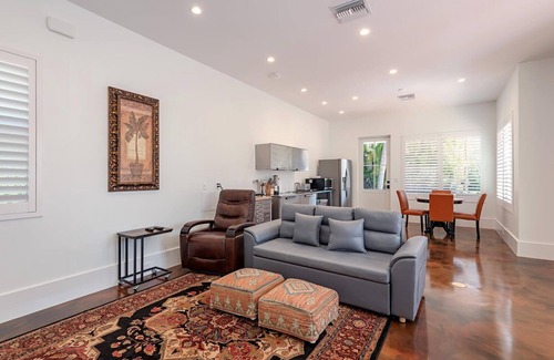 Naples House | 4 Private Suites in a New Ultra Luxury Residence