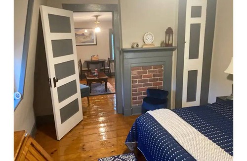Balmville Apartment | #4 Quaint 1 bedroom apartment in Historic Building