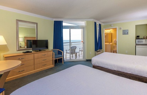 Myrtle Beach Hotel | 4 Relaxing Beachside Suites Perfect for Couples or Families - with 2 Pools