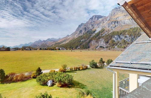 Sils-Maria Apartment | 4-room apartment in the loft.