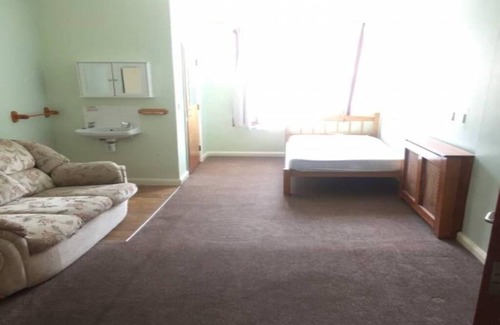 Faversham House | 4 Rooms Collated together within a Homestay