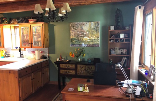 Southampton Cottage | 4 Season/4 bedroom Log Home in Southampton. Walking distance to downtown/beach