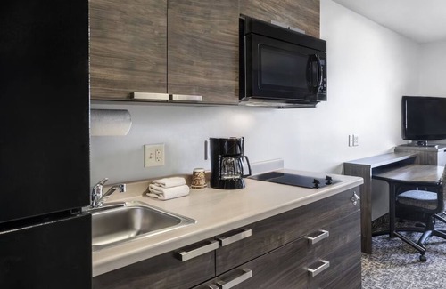 Mitchell Hotel | 4 Spacious Studios for Families and Pet Owners – with Fully Equipped Kitchen!