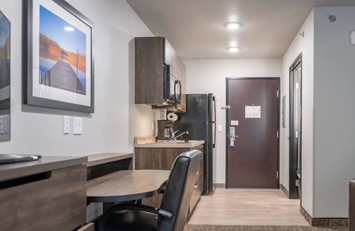 Mitchell Hotel | 4 Spacious Studios for Families and Pet Owners – with Fully Equipped Kitchen!