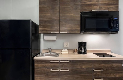 Mitchell Hotel | 4 Spacious Studios for Families and Pet Owners – with Fully Equipped Kitchen!