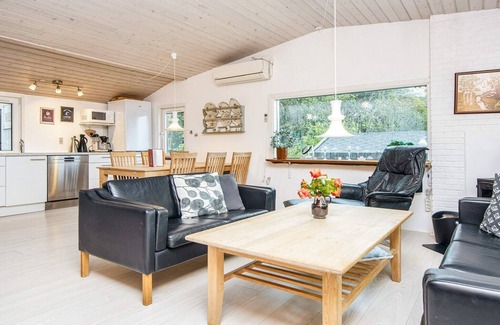 Hejlsminde Strand House | 4 star holiday home in Hejls-By Traum