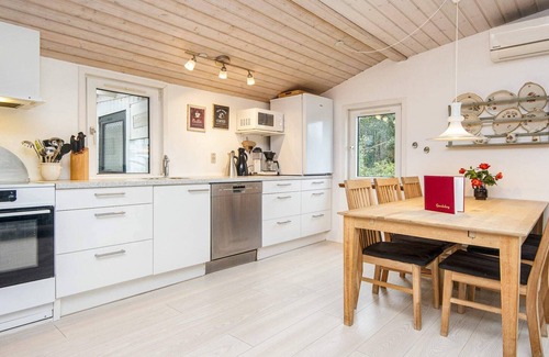 Hejlsminde Strand House | 4 star holiday home in Hejls-By Traum