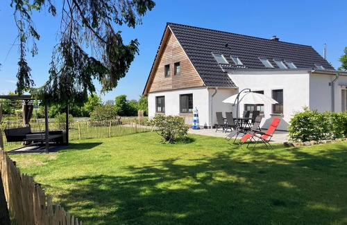 Kirchdorf Apartment | 4-star maisonette apartment "pick-up house" near the Boddenstrand