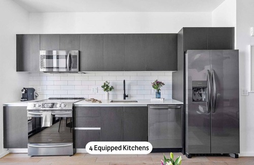 Downtown Miami Apartment | 4 Studios For 16 - Private Space & Close Together