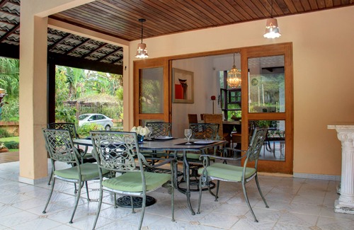 Sao Sebastiao House | 4 suites, air conditioning and swimming pool, lots of charm and comfort