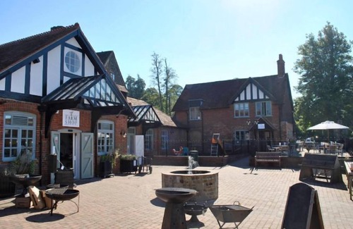 Midhurst Cottage | 4 The Clockhouse , Midhurst - sleeps 4 guests in 2 bedrooms