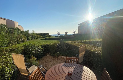 Six-Fours-les-Plages Apartment | 4- to 6-person apartment with sea view in Six-Fours-les-Plages (Coudoulière)