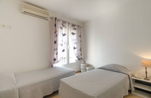 Algajola Apartment | 4- to 6-person apartment just a few metres from the sea