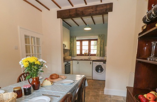 Long Barn Cottage | 4 VICTORIA TERRACE, pet friendly, with open fire in Bishop's Lydeard