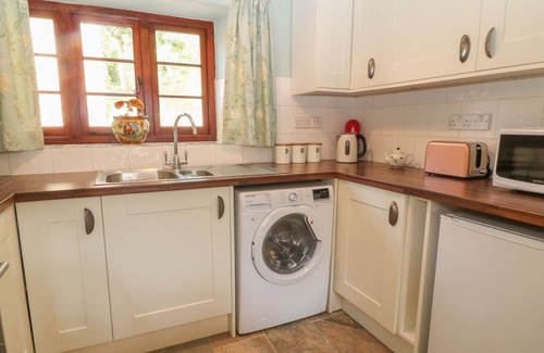 Long Barn Cottage | 4 VICTORIA TERRACE, pet friendly, with open fire in Bishop's Lydeard