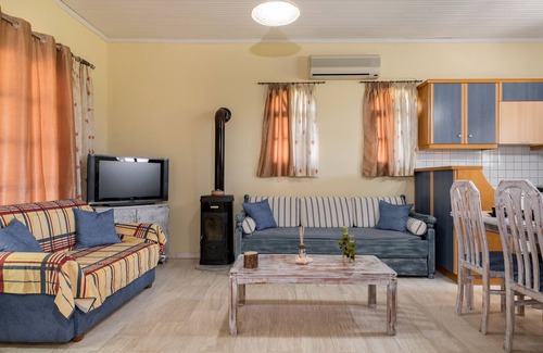 Zakynthos House | 4 villas in a green vineyard