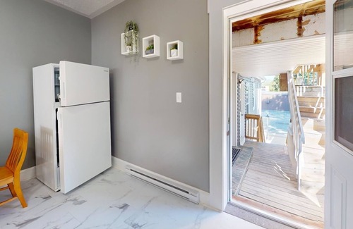 Wolfville Apartment | 4 Wolfville's DT Core | Two Queen Bds+ Sofa Bed