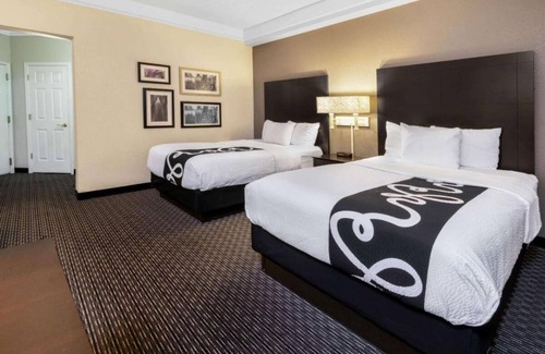 Superstition Springs Hotel | 4 x 2 Double Beds at La Quinta Inn & Suites by Wyndham Mesa Superstition Springs