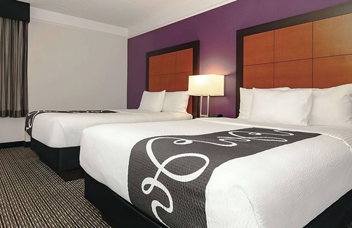 Guasti Hotel | 4 x 2 Double Beds at La Quinta Inn & Suites by Wyndham Ontario Airport