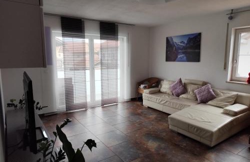 Traunreut Apartment | 4 Zimmer Wohnung im 1. Stock