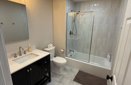 Orson House | 40 acres, sleeps 20, minutes from Elk, fishing streams, rails to trails .