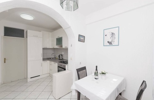 Pag Apartment | 40 m² Apartment ∙ 2 bedrooms ∙ 4 guests