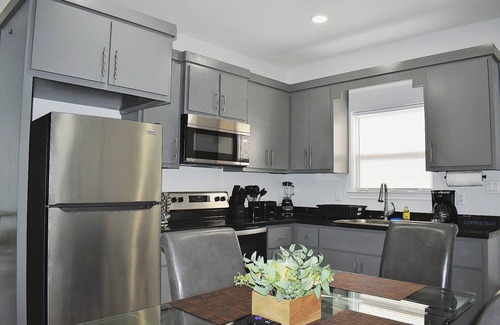 Weslaco Apartment | 40 Min from South padre Island -10 min to Mercedes