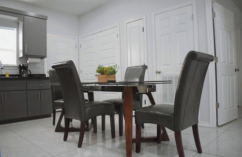 Weslaco Apartment | 40 Min from South padre Island -10 min to Mercedes