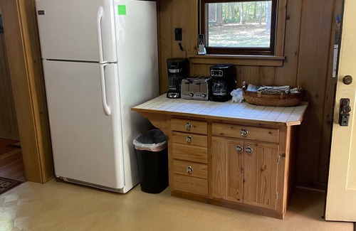 Marenisco Cabin | 400 feet of private frontage on Lake Gogebic. Sleeps 10, 4 bed/2 bath.