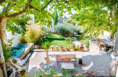 Serignan-du-Comtat House | 400 m² House ∙ 6 bedrooms ∙ 10 guests