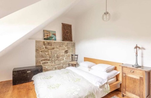 Clunek House | 400 m² House ∙ 1 bedroom ∙ 8 guests