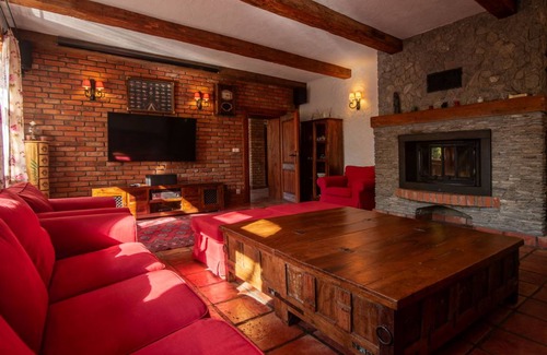 Grunwald House | 400 m² House ∙ 1 bedroom ∙ 25 guests
