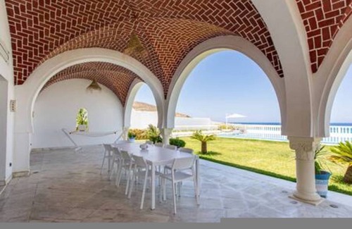 Rafraf House | 400 m² House ∙ 3 bedrooms ∙ 8 guests