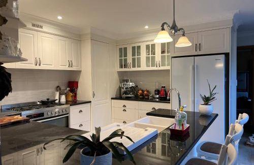 Dee Why House | 400 m² House ∙ 4 bedrooms ∙ 8 guests