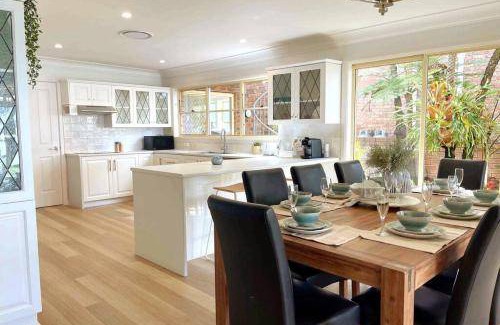 Tascott House | 400 m² House ∙ 6 bedrooms ∙ 14 guests