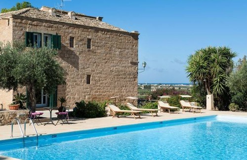 Paceco Villa | 400 m² Villa ∙ 5 bedrooms ∙ 8 guests