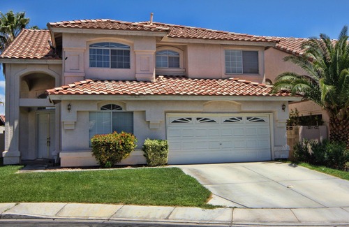 Spring Valley House | 4000 SQ. Foot, LARGE LUXURY HOME- POOL-Guard Gated Community. Close 2 Strip!